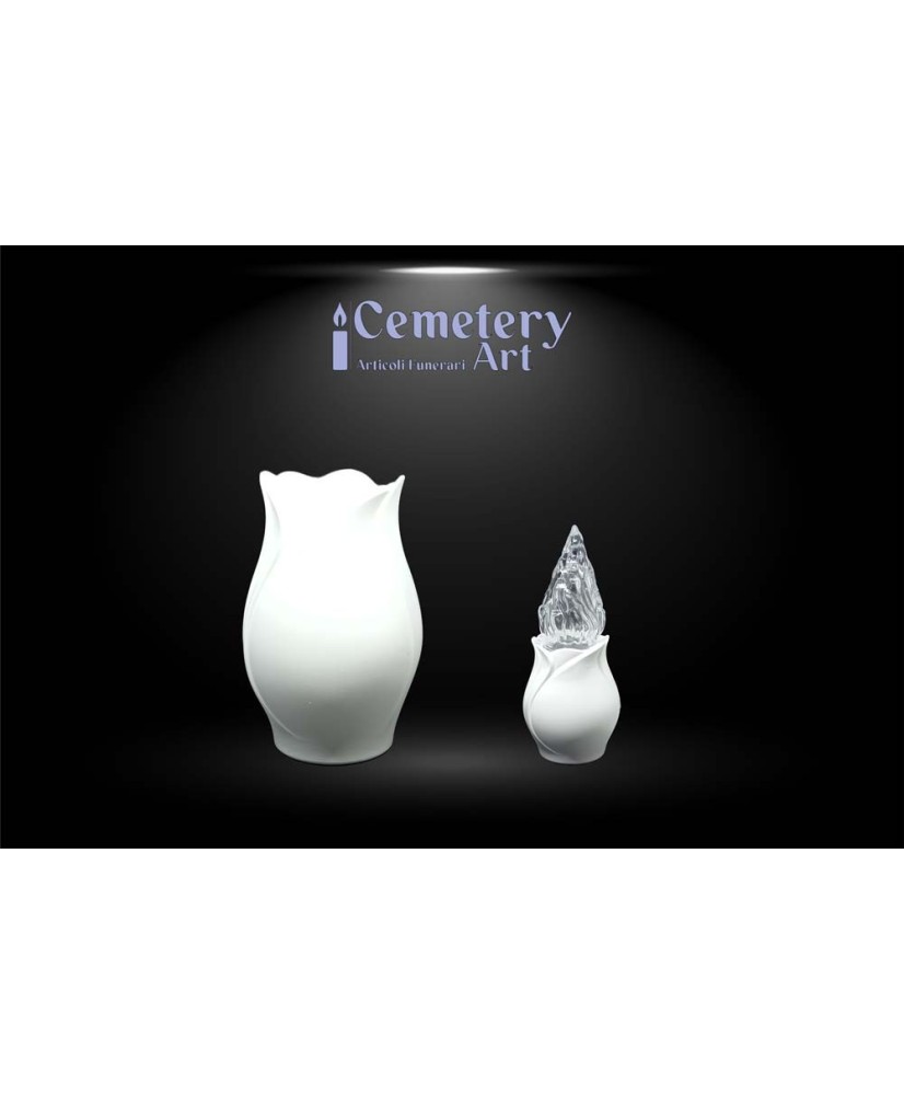 Set completo in lega di alluminio color bianco matto composto da 1 vaso con interni in plastica e 1 lampada con fiamma in vetro