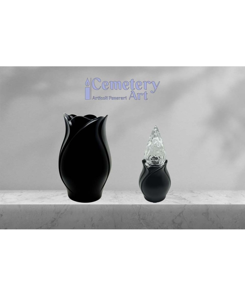 Set completo in lega di alluminio color nero matto composto da 1 vaso con interni in plastica e 1 lampada con fiamma in vetro